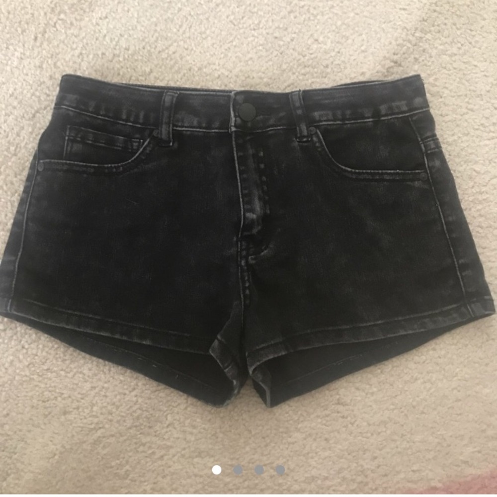 FOREVER 21 Black jeans shorts